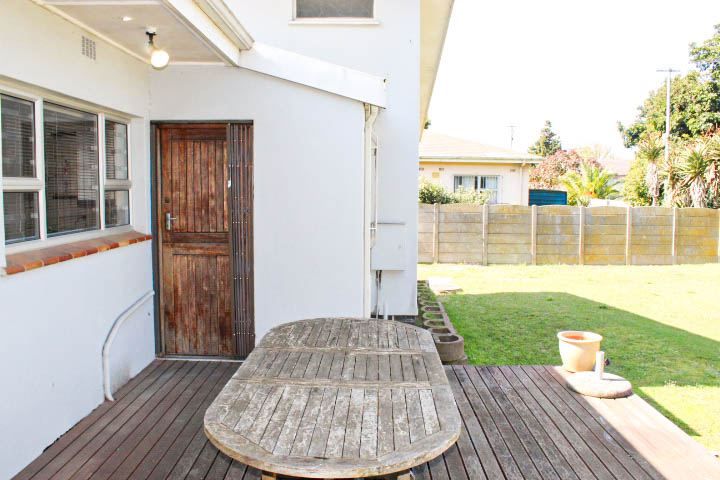 3 Bedroom Property for Sale in Loumar Western Cape